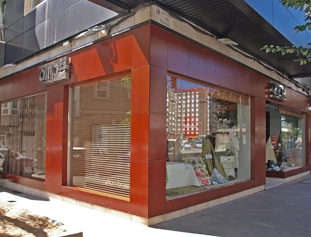 Exterior de tienda de decoración Ampe Vigo