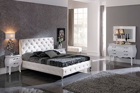 Mobiliario y alfombra para decoración de dormitorio