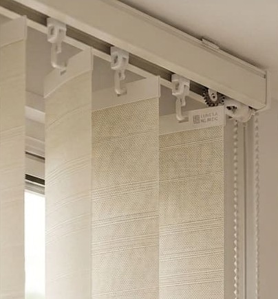 Detalle cortinas verticales